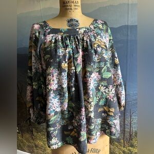 LC LAUREN CONRAD FLORAL BLOUSE